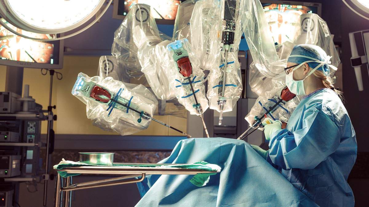 Робот-хірург з'явився у Львові: як виглядає надсучасна система – фото Робот-хірург з'явився у Львові: як виглядає надсучасна система – фото