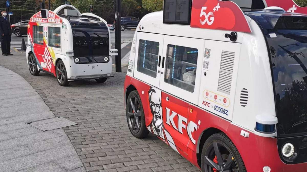 KFC запустила в Китае беспилотные фургоны, которые продают еду: фото KFC запустила в Китае беспилотные фургоны, которые продают еду: фото