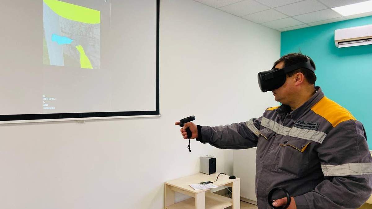 ДТЕК Мережі навчає електромонтерів за допомогою віртуальної реальності ДТЕК Мережі навчає електромонтерів за допомогою віртуальної реальності