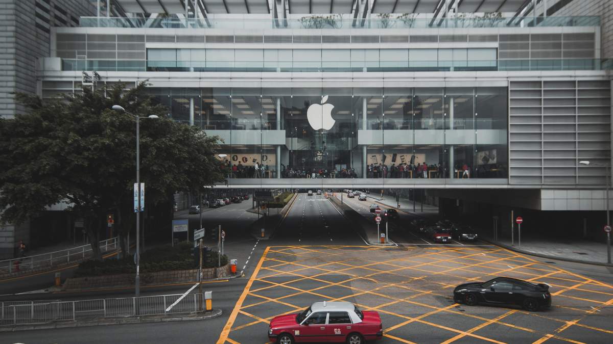 Apple стала лидером по продажам смартфонов, обогнав Samsung и Huawei Apple стала лидером по продажам смартфонов, обогнав Samsung и Huawei