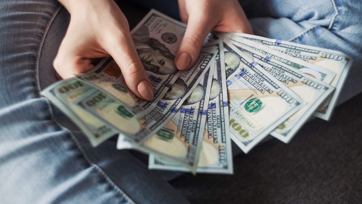 Місто у США платило жителям щомісяця 500 доларів: що це змінило Місто у США платило жителям щомісяця 500 доларів: що це змінило