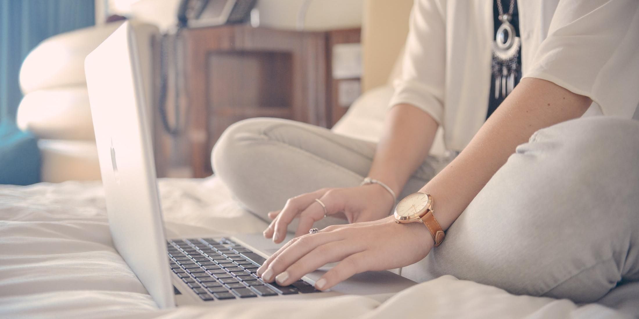 Руководство находит идеи для помощи Руководство находит идеи для помощи