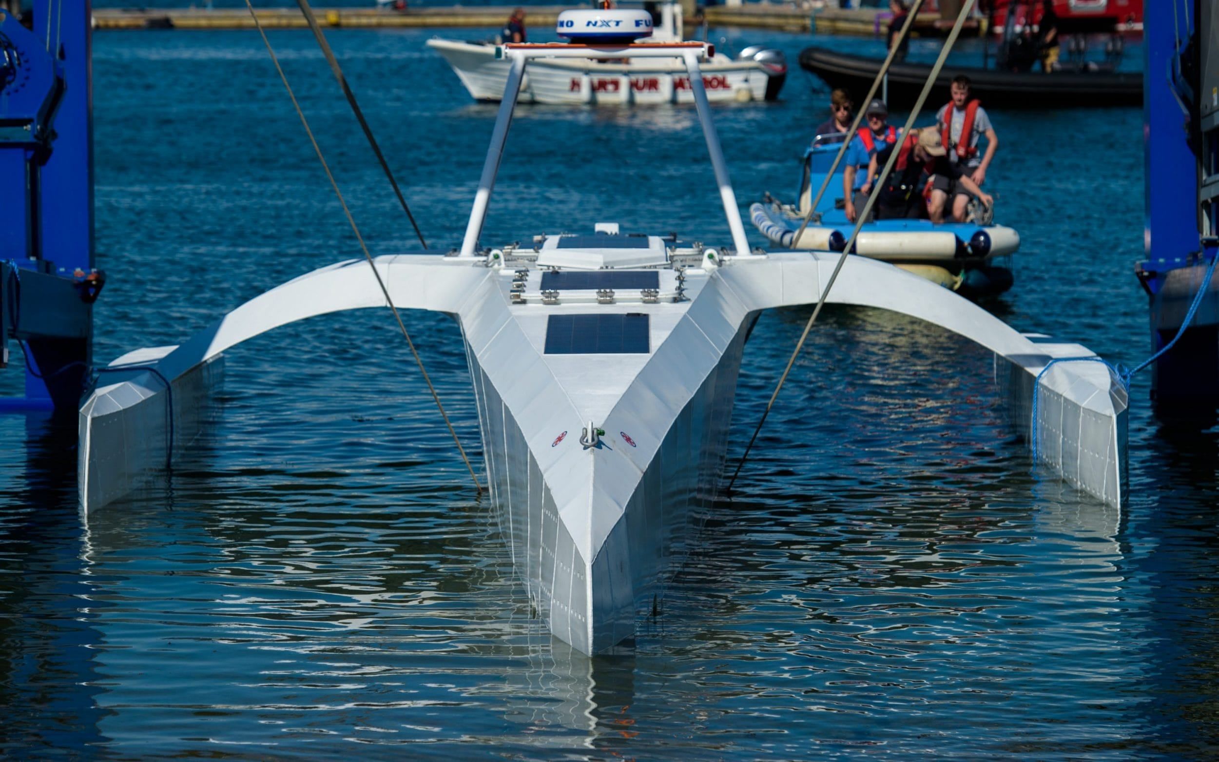 Корабль-робот без экипажа отправился из Британии в США: фото Корабль-робот без экипажа отправился из Британии в США: фото