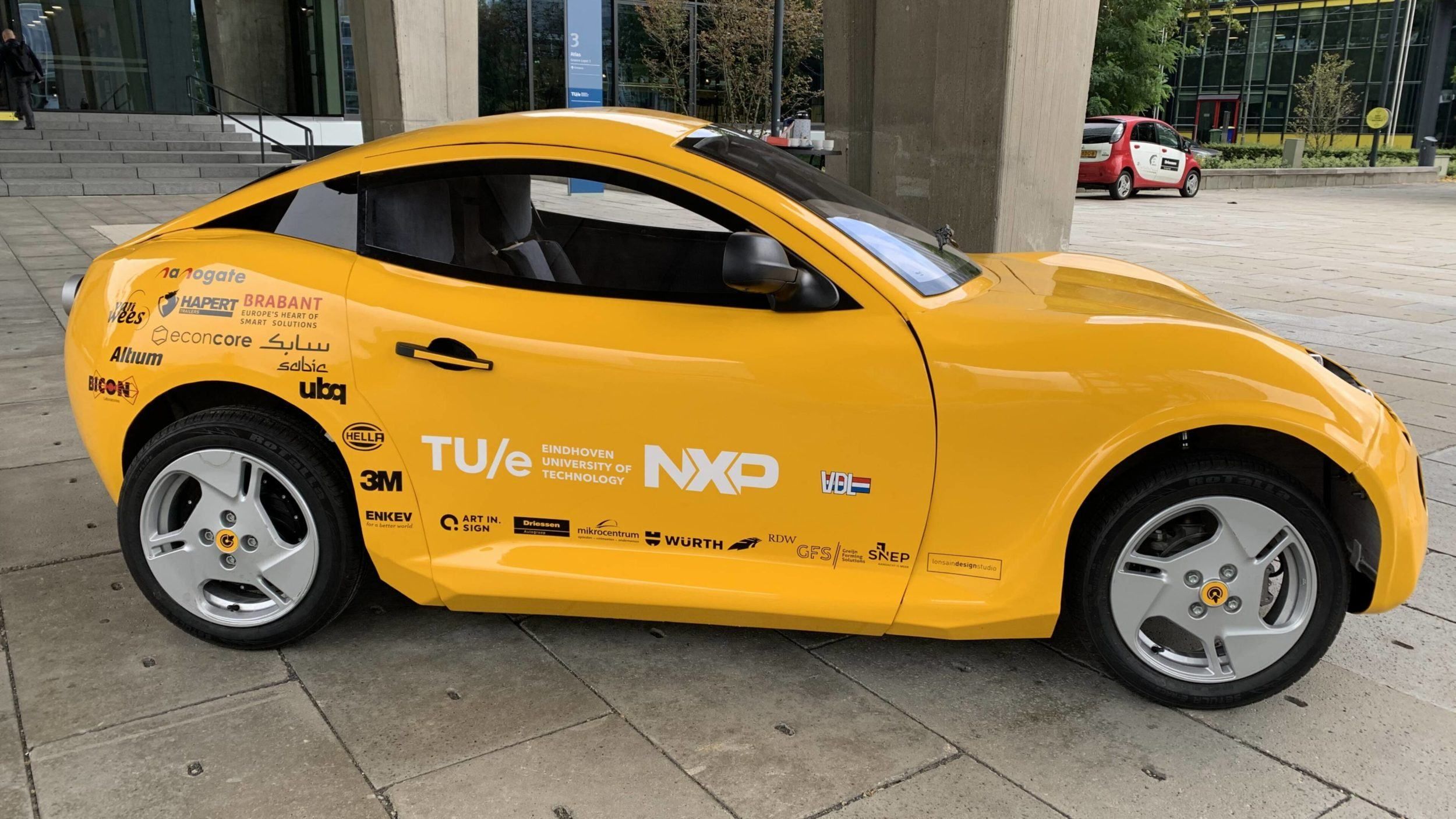 Студенти в Нідерландах створили авто з відходів Luca: відео Студенти в Нідерландах створили авто з відходів Luca: відео