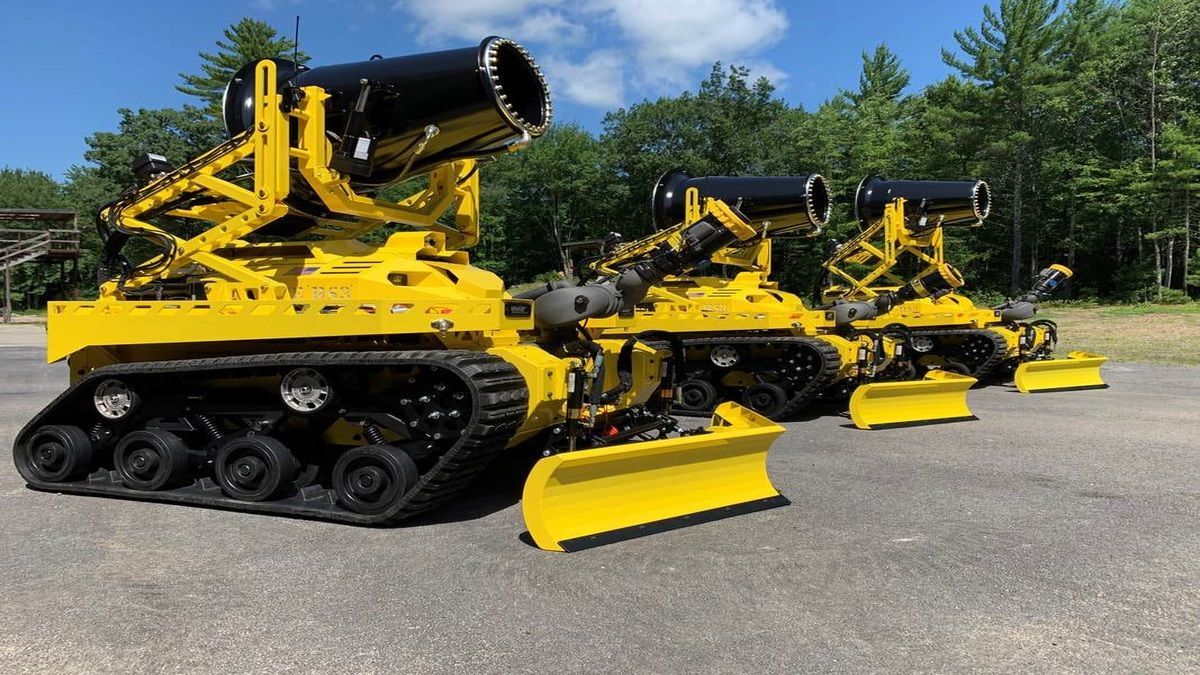 В США випробували першого робота-пожежного В США випробували першого робота-пожежного