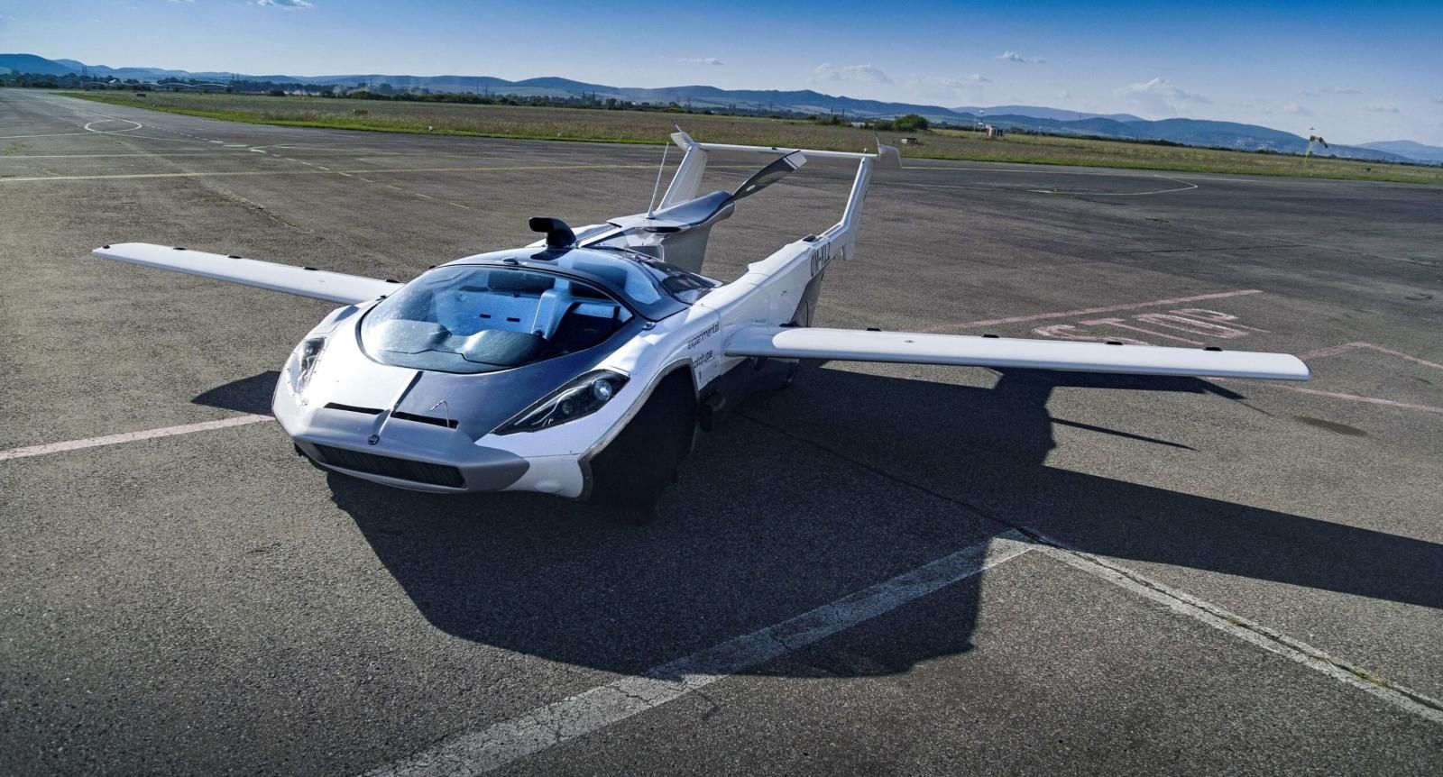 Перший політ літаючого авто-трансформера Klein Vision: відео 