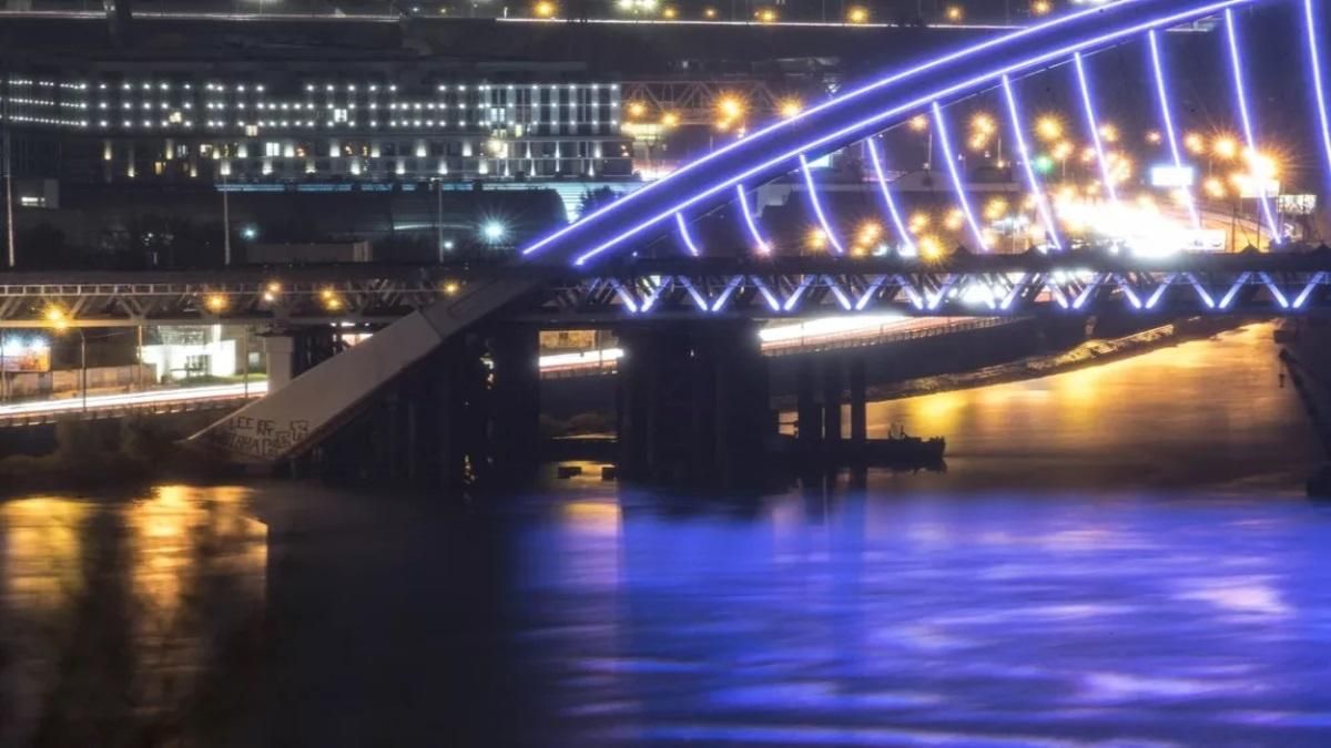 Подольско-Воскресенский мост, Киев осветили – фото