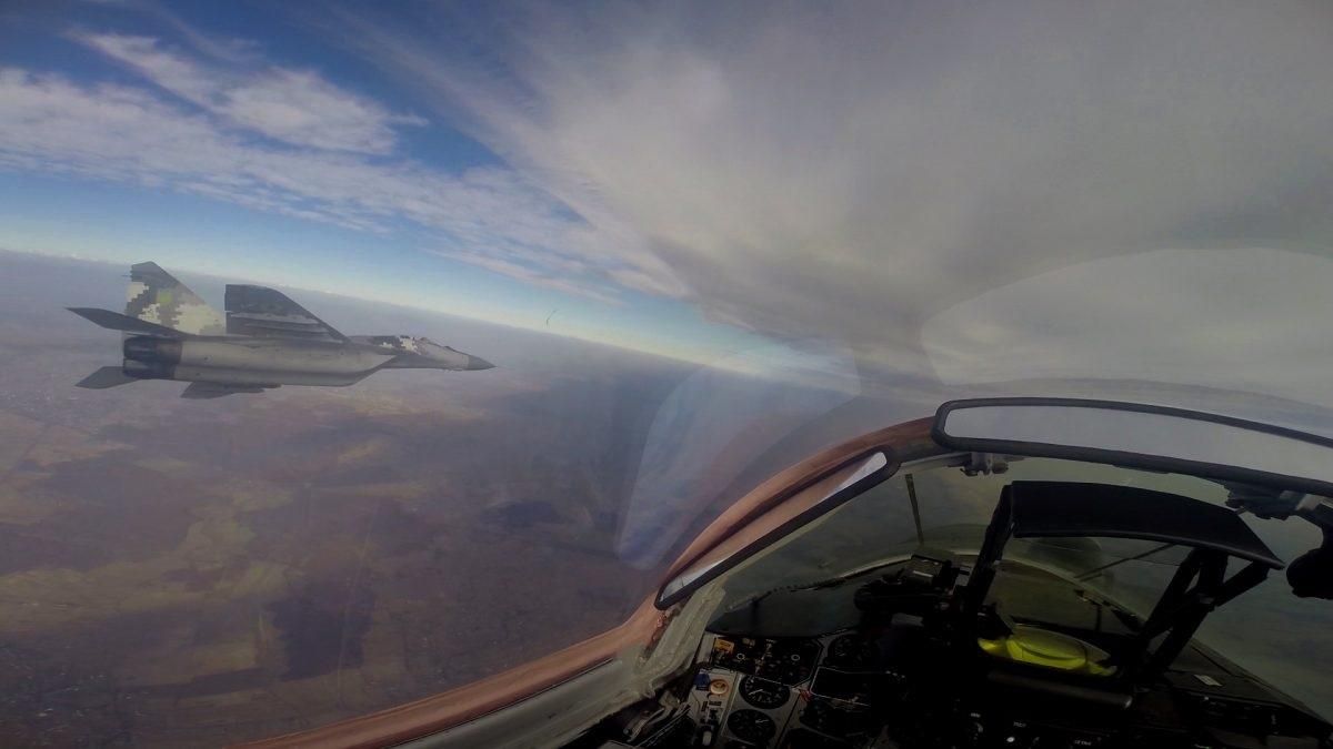 Пілоти МіГ-29 провели тренувальні повітряні бої Пілоти МіГ-29 провели тренувальні повітряні бої