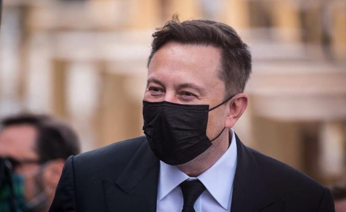 Ксавье маск 2022. Илон маск с людьми. 09. Илон маск мемы. Видео маск 01.