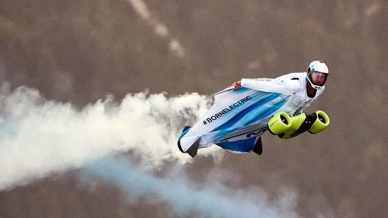 Перший у світі електричний костюм для польотів Wingsuite Перший у світі електричний костюм для польотів Wingsuite