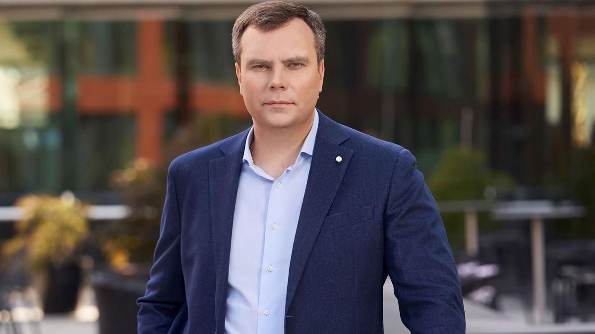 Керівник інформаційно-цифрових технологій і програми MODUS з цифрової трансформації ДТЕК Дмитро Осика Керівник інформаційно-цифрових технологій і програми MODUS з цифрової трансформації ДТЕК Дмитро Осика