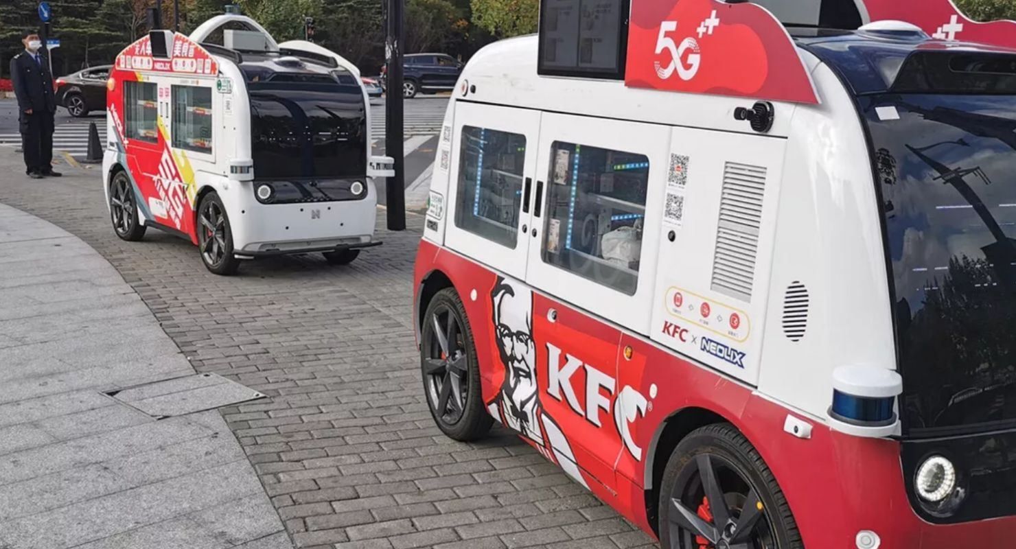KFC запустила в Китае беспилотные фургоны, которые продают еду: фото