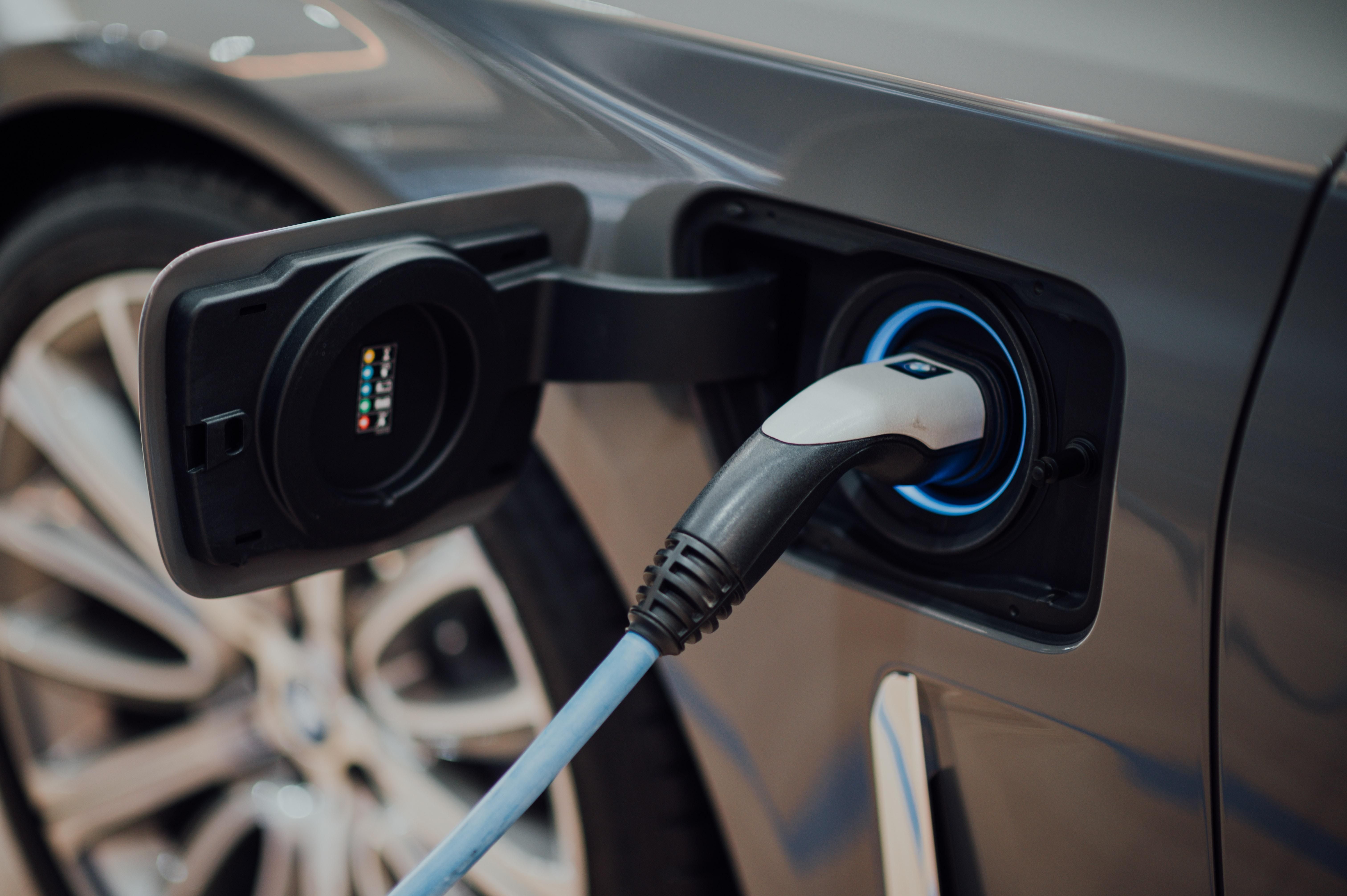 На сколько подешевели батареи для электромобилей за 10 лет: отчет New Energy Finance