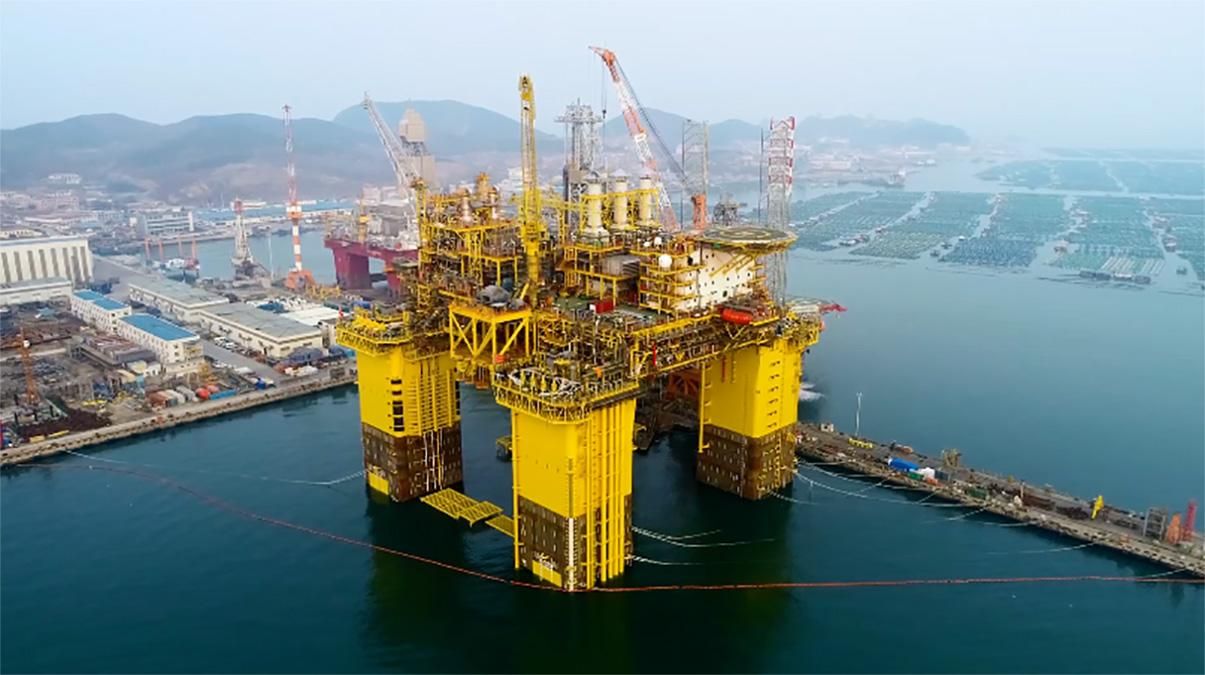 Китайцы показали, как перевозят морем глубоководную платформу: видео Китайцы показали, как перевозят морем глубоководную платформу: видео