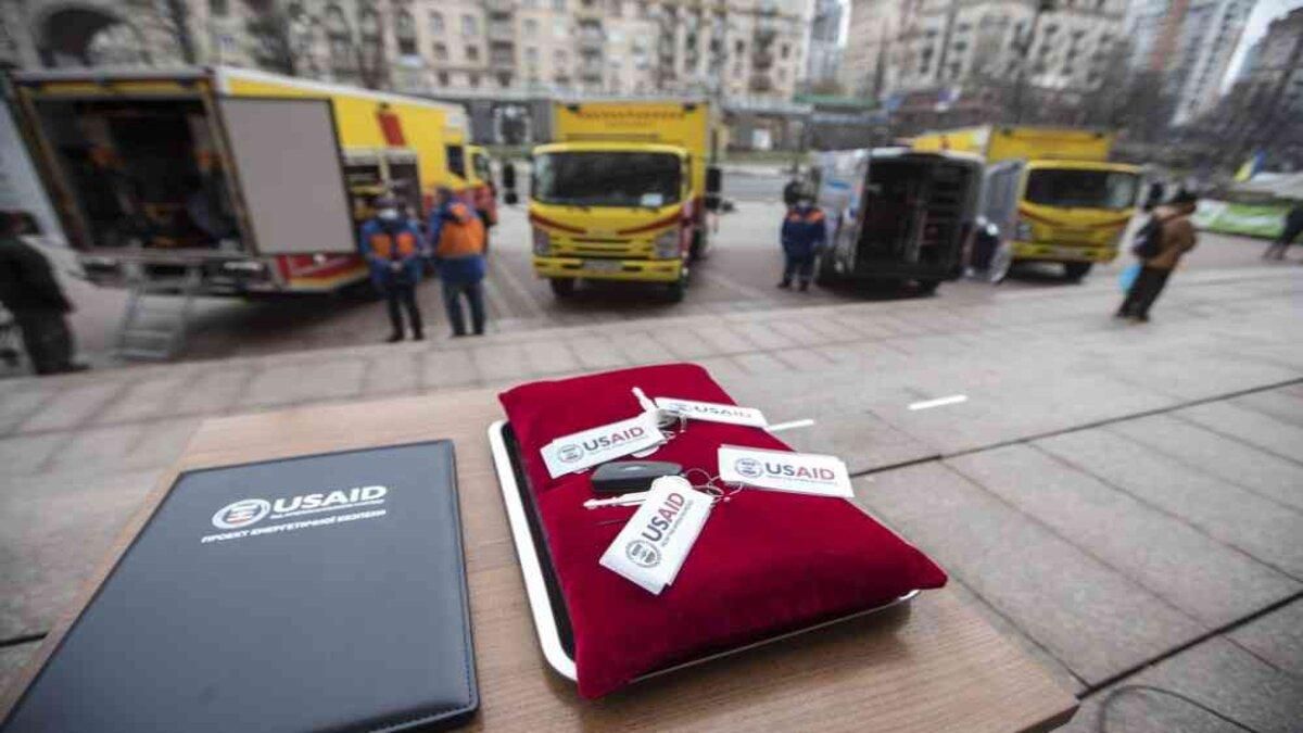 США надали Києву автомобілі для усунення аварій у тепломережах США надали Києву автомобілі для усунення аварій у тепломережах