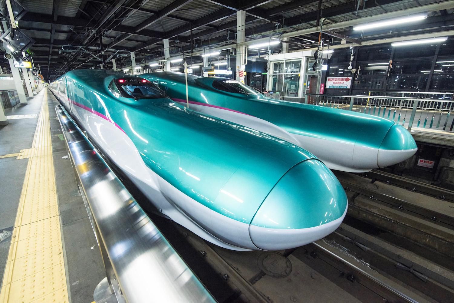 Японцы тестируют вагоны-офисы в сверхскоростных поездах: подробности