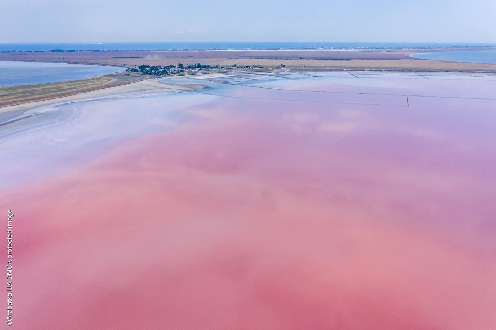 Рожевим озером на Херсонщині можна гуляти віртуально: 3D-тур