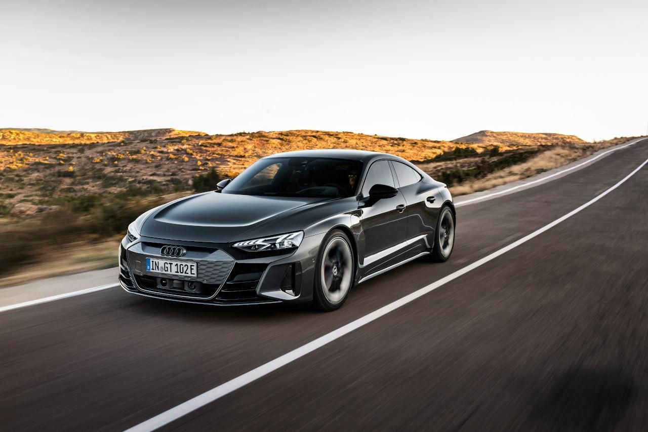 Audi представила елітний електрокар E-Tron GT: фото, ціна