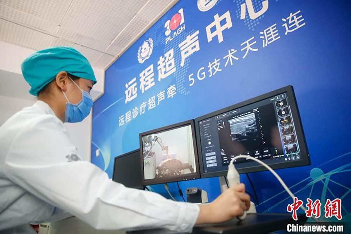 У Китаї 5G-робот оглянув пацієнтку на відстані 400 кілометрів