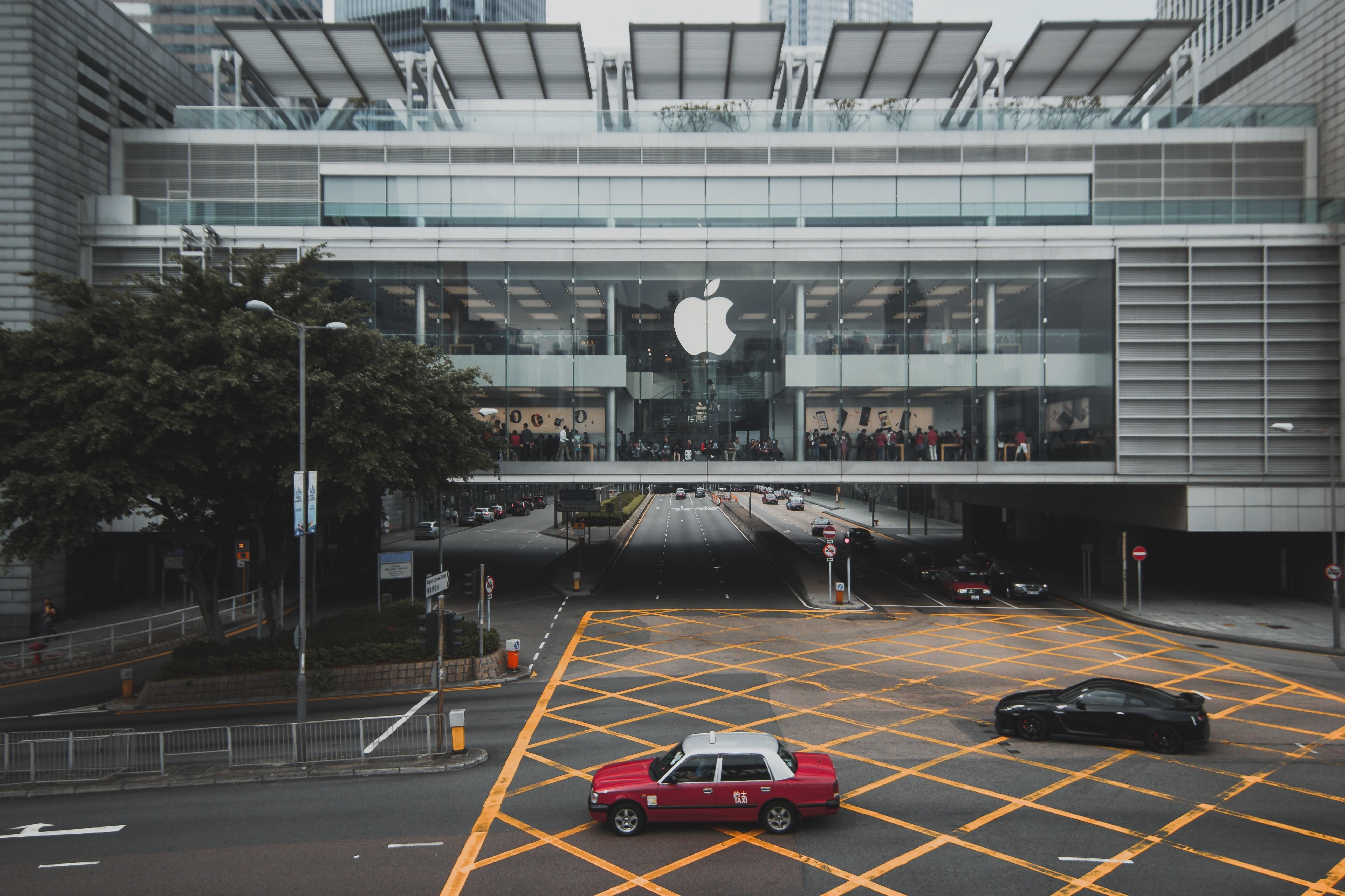 Apple стала лидером по продажам смартфонов, обогнав Samsung и Huawei Apple стала лидером по продажам смартфонов, обогнав Samsung и Huawei