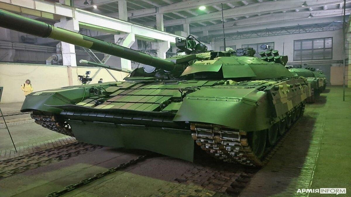 ВСУ получили пять модернизированных танков Т-72: фото