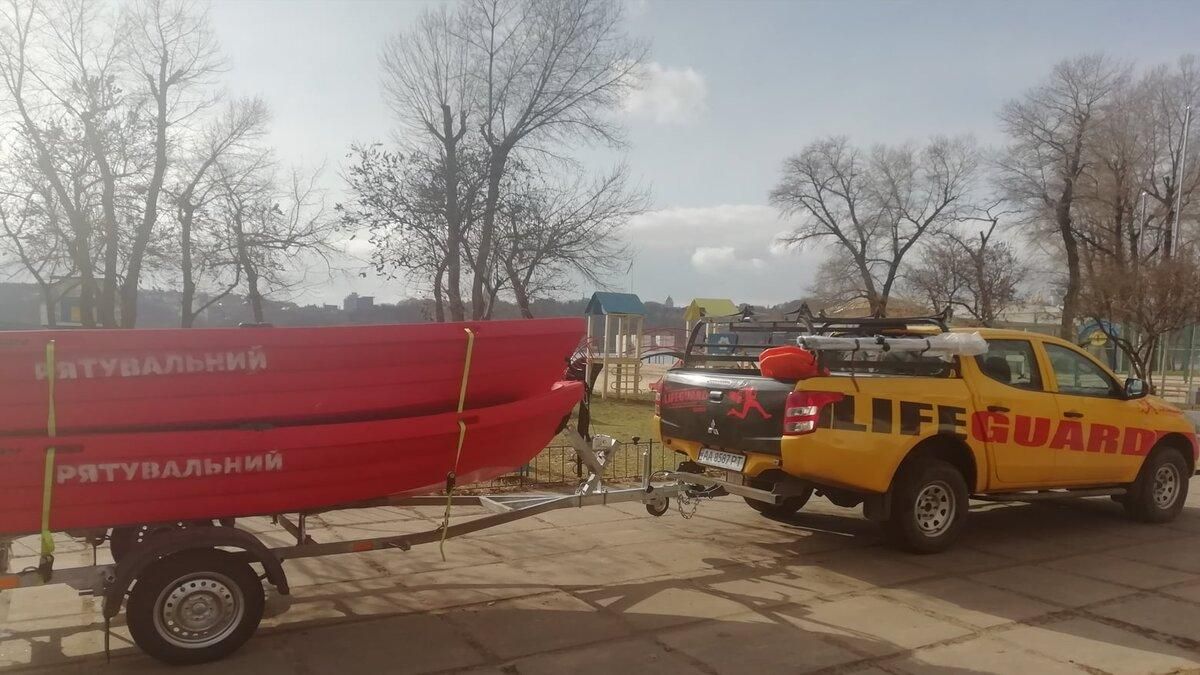 Київські рятувальники отримали нові човни Kolibri-RKM 350: виробник – Україна