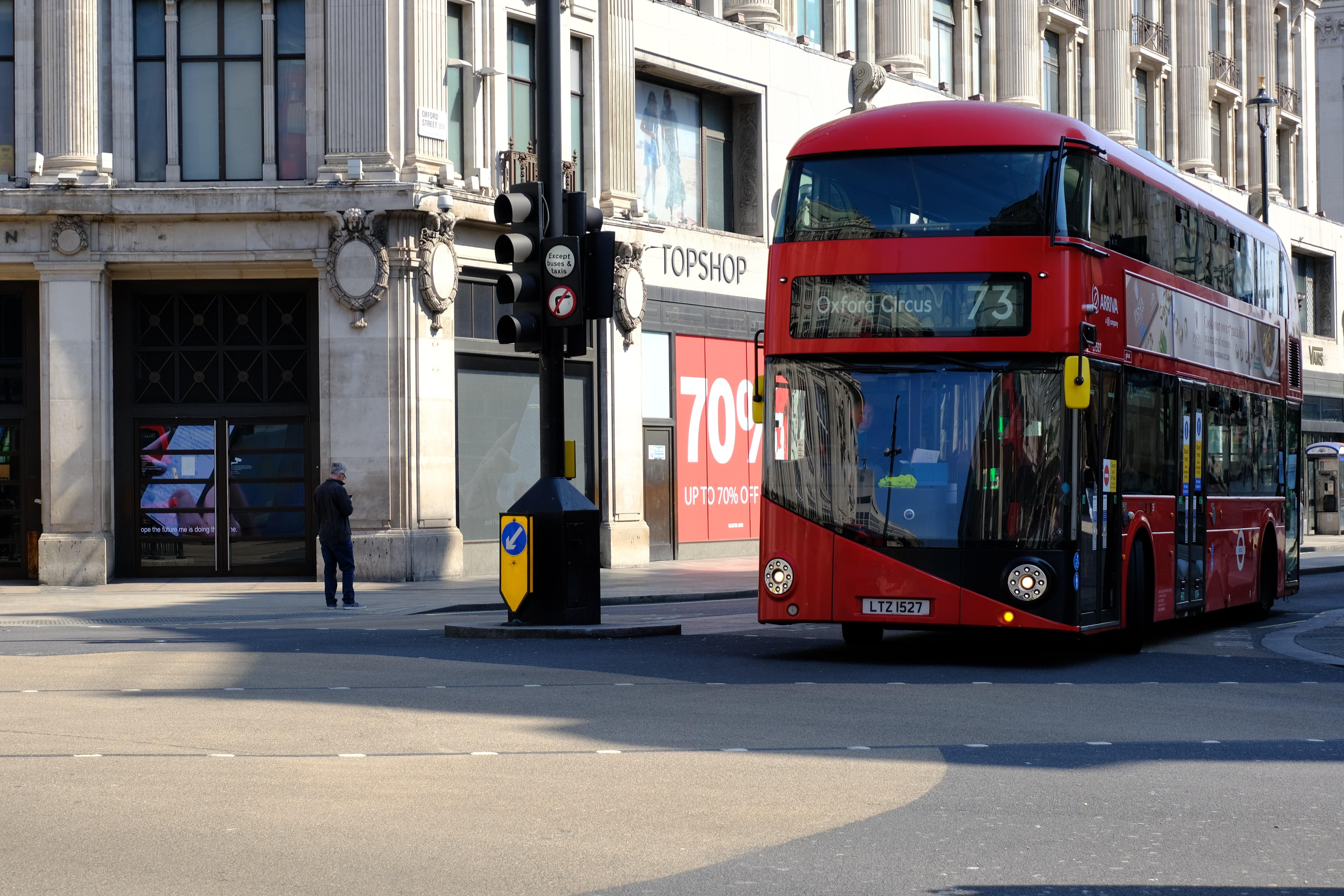 Велика Британія перейде на екоавтобуси: інвестують 4 мільярди доларів