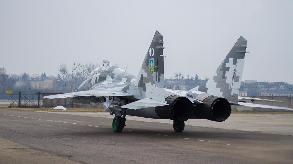Для Воздушных сил Украины отремонтировали истребитель: фото, видео