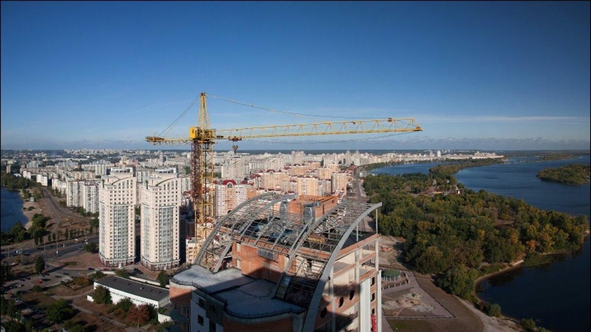 В Киеве на Оболони строят публичное пространство Vcentri Hub