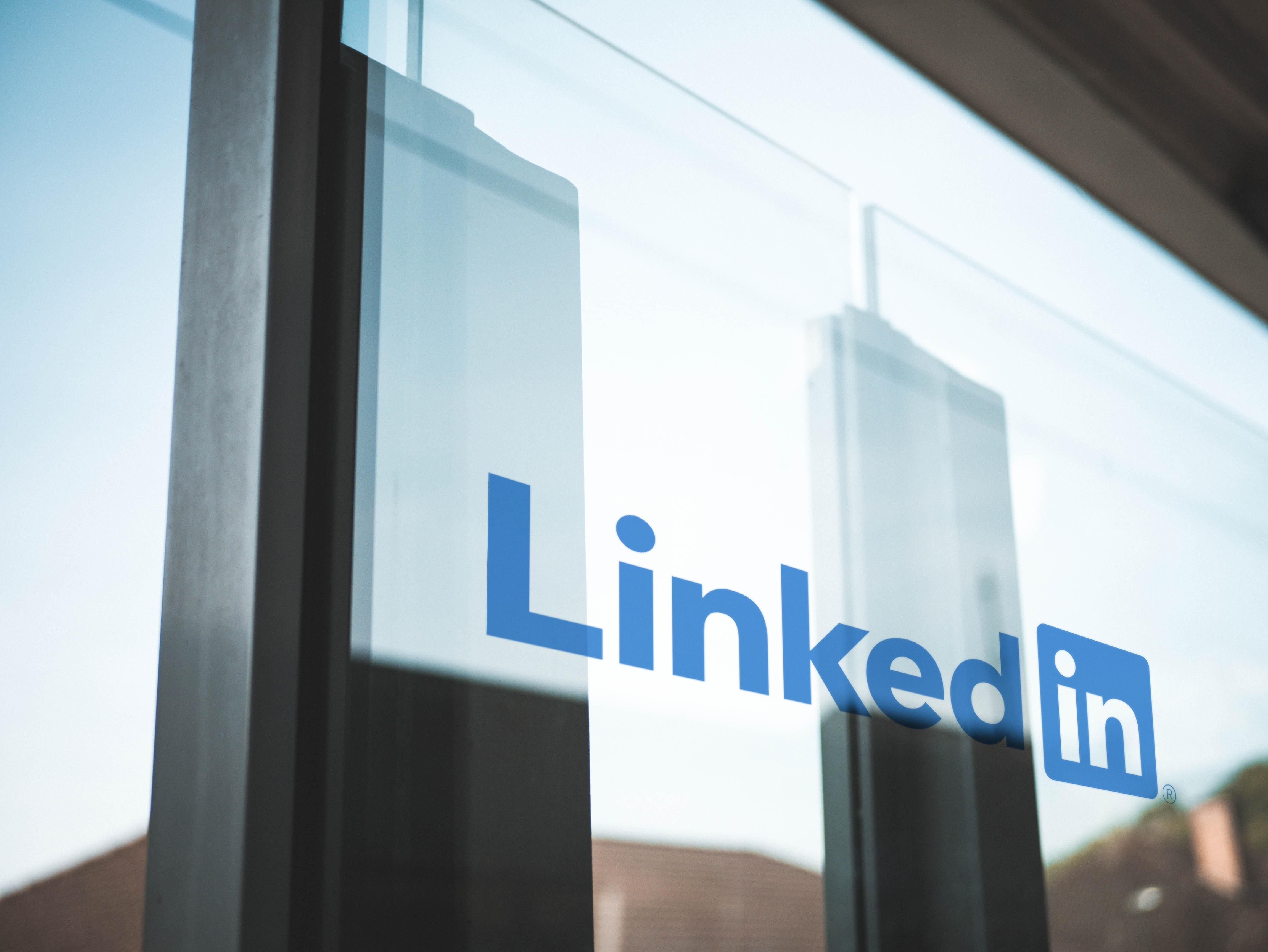 LinkedIn отправила сотрудников в отпуск для предотвращения выгорание LinkedIn отправила сотрудников в отпуск для предотвращения выгорание