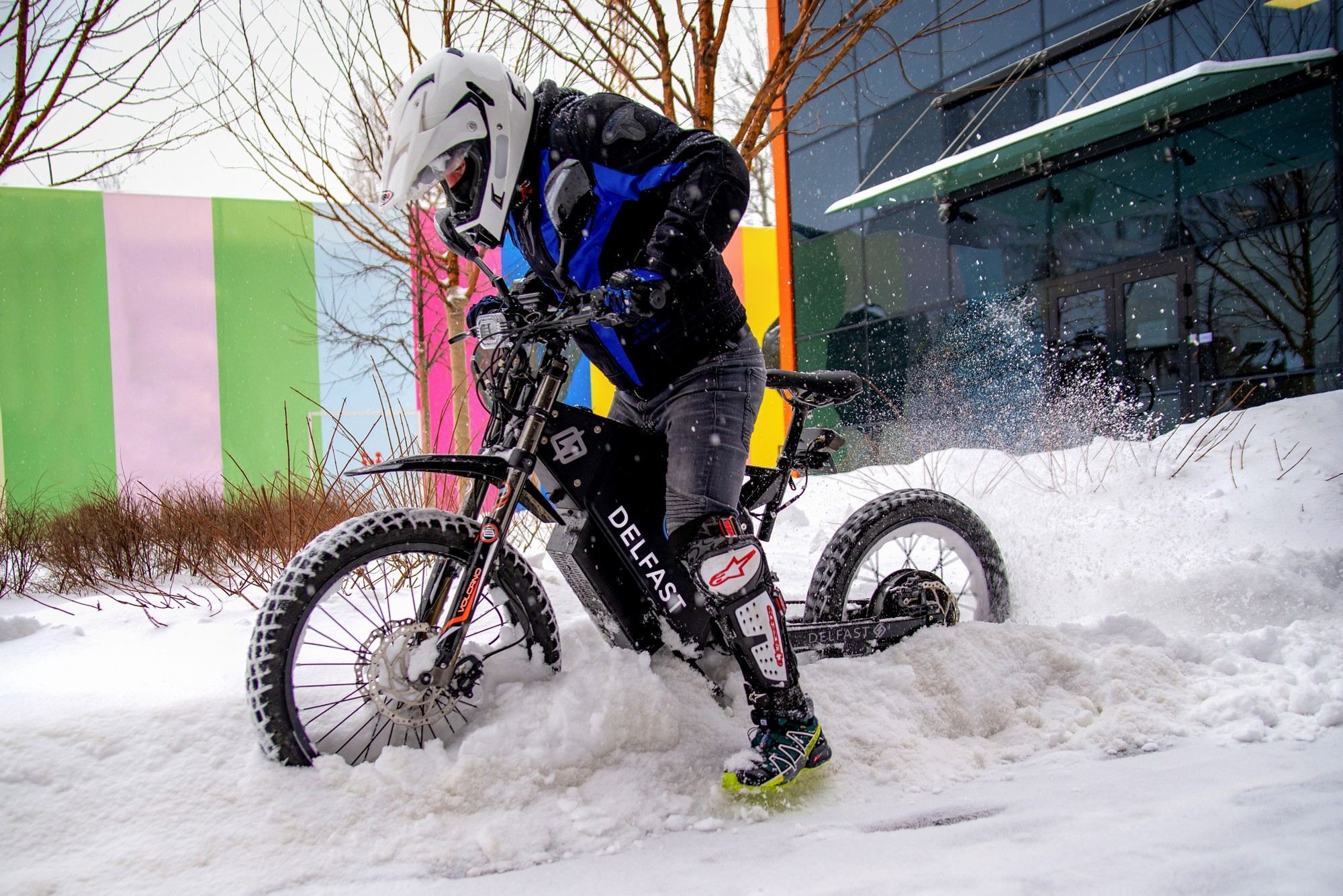В Украине стартует серийное производство электробайков Delfast В Украине стартует серийное производство электробайков Delfast