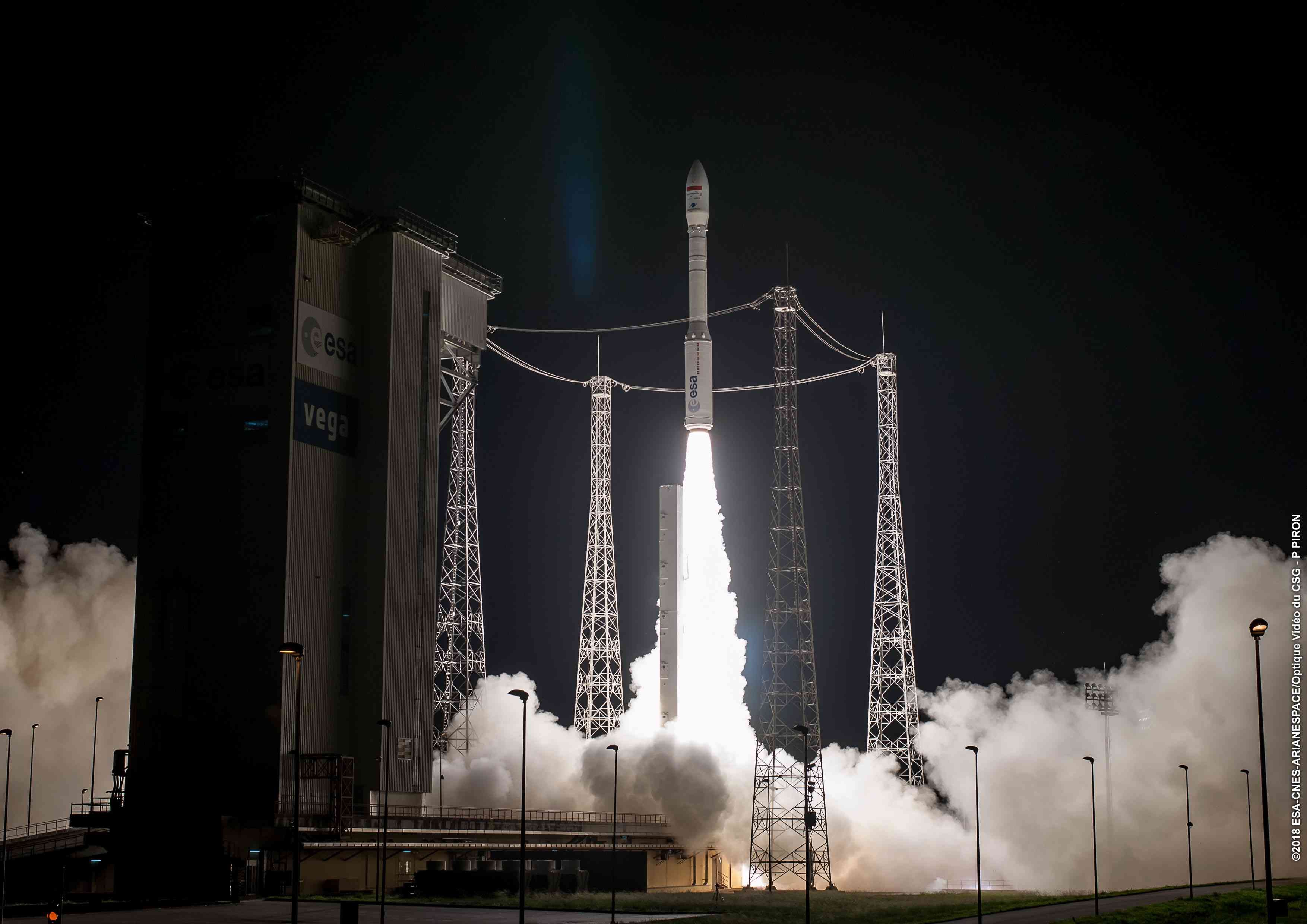 Италия покупает еще 10 украинских двигателей для ракеты-носителя Vega Италия покупает еще 10 украинских двигателей для ракеты-носителя Vega