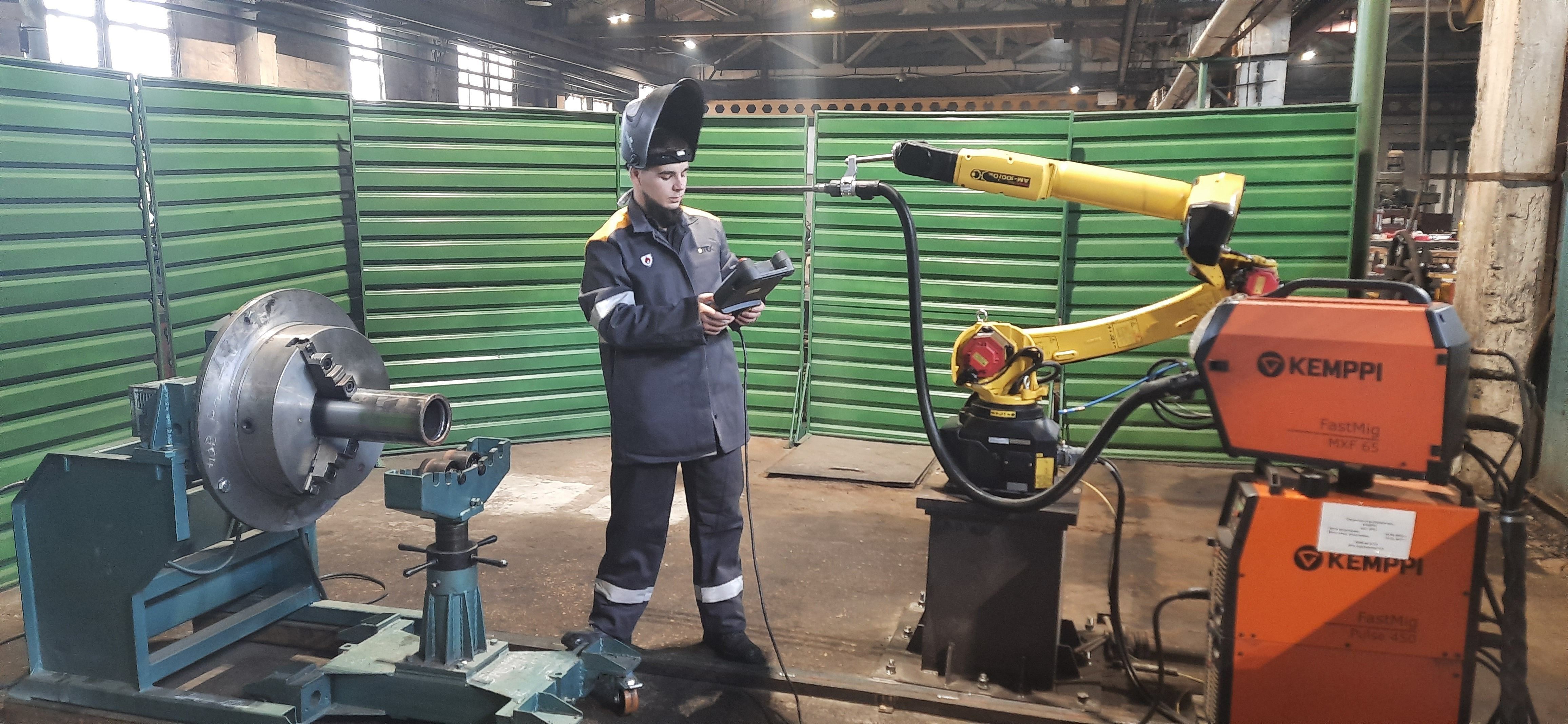 На заводе ДТЭК Энерго начал работать робот-сварщик На заводе ДТЭК Энерго начал работать робот-сварщик