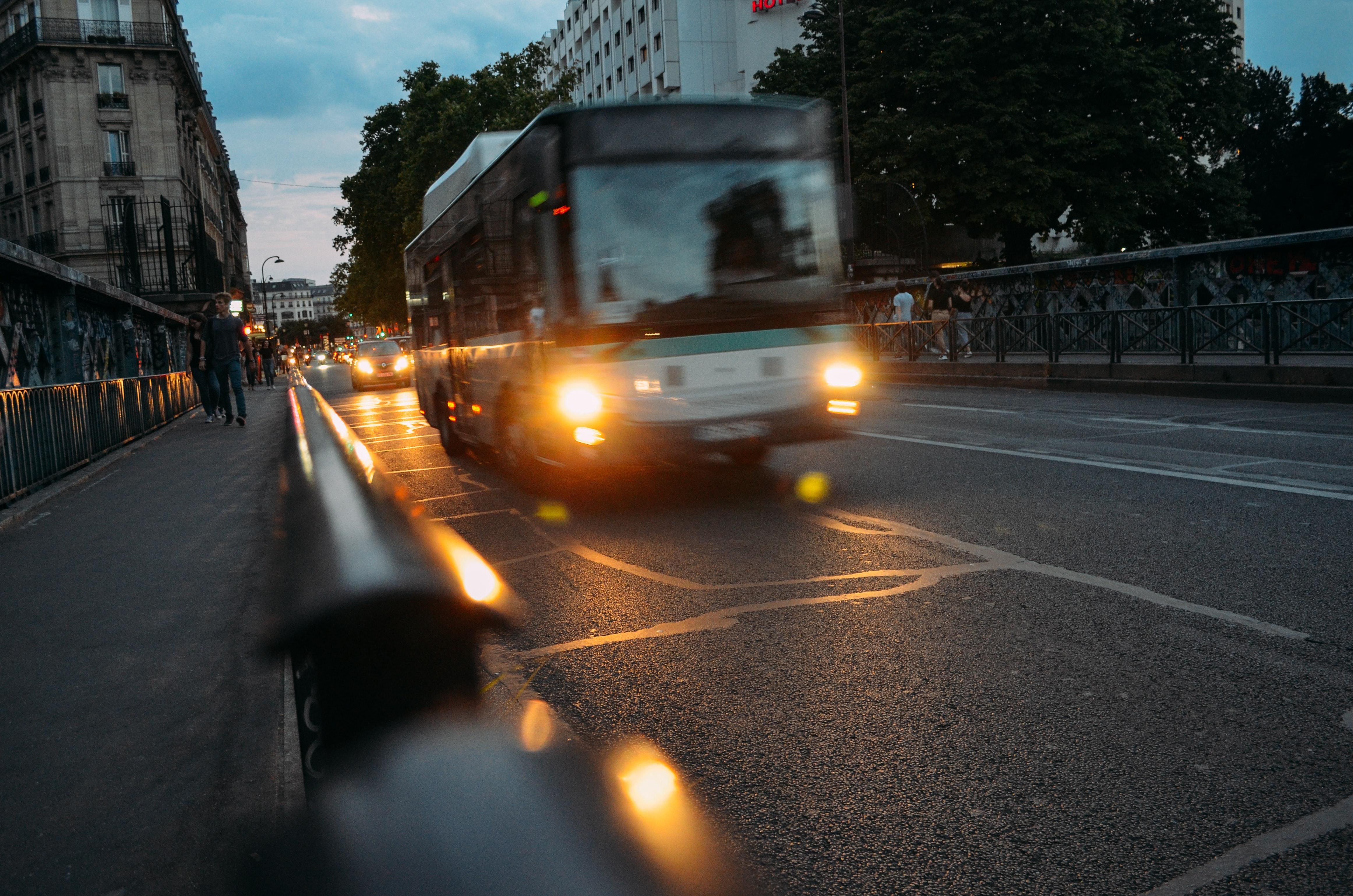 Громадський транспорт Парижа може стати безплатним до 2026