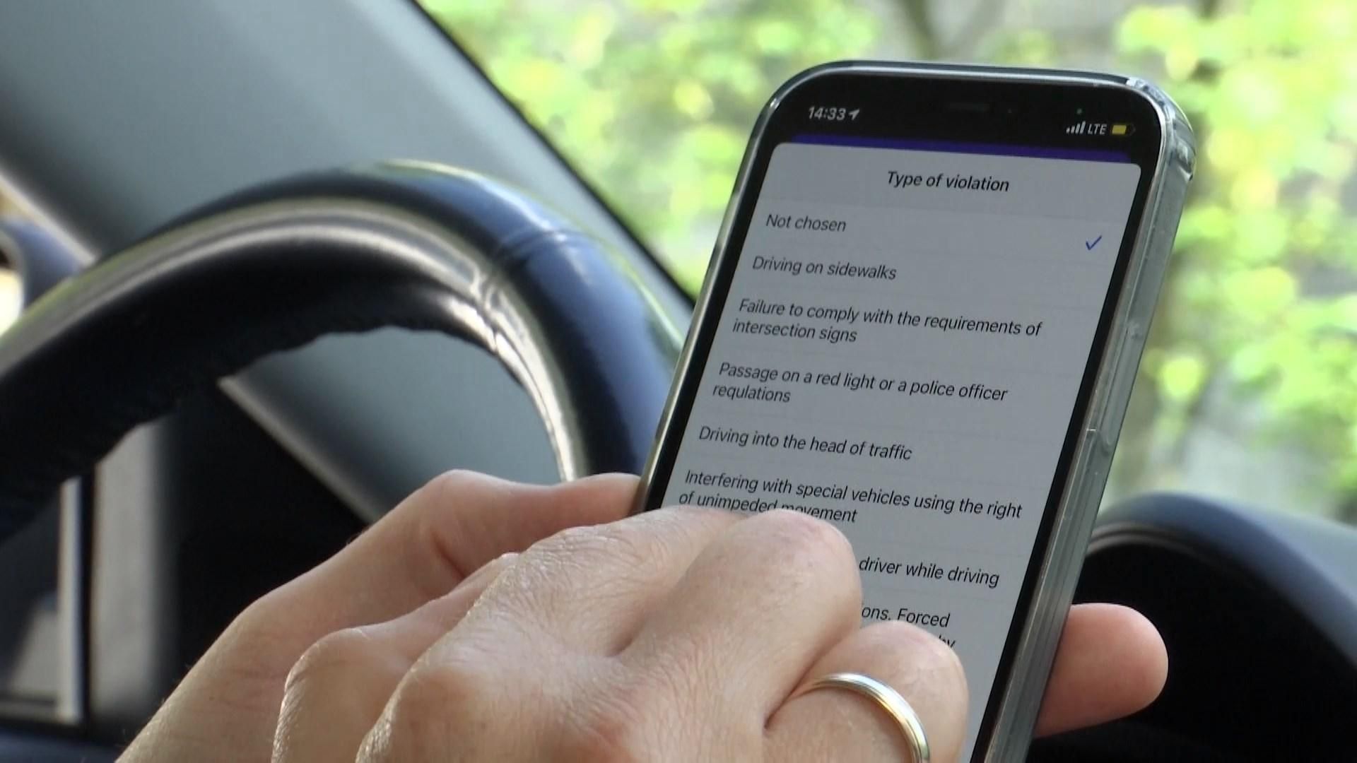 Киянин створив додаток, який фіксує порушення ПДР: відео Киянин створив додаток, який фіксує порушення ПДР: відео