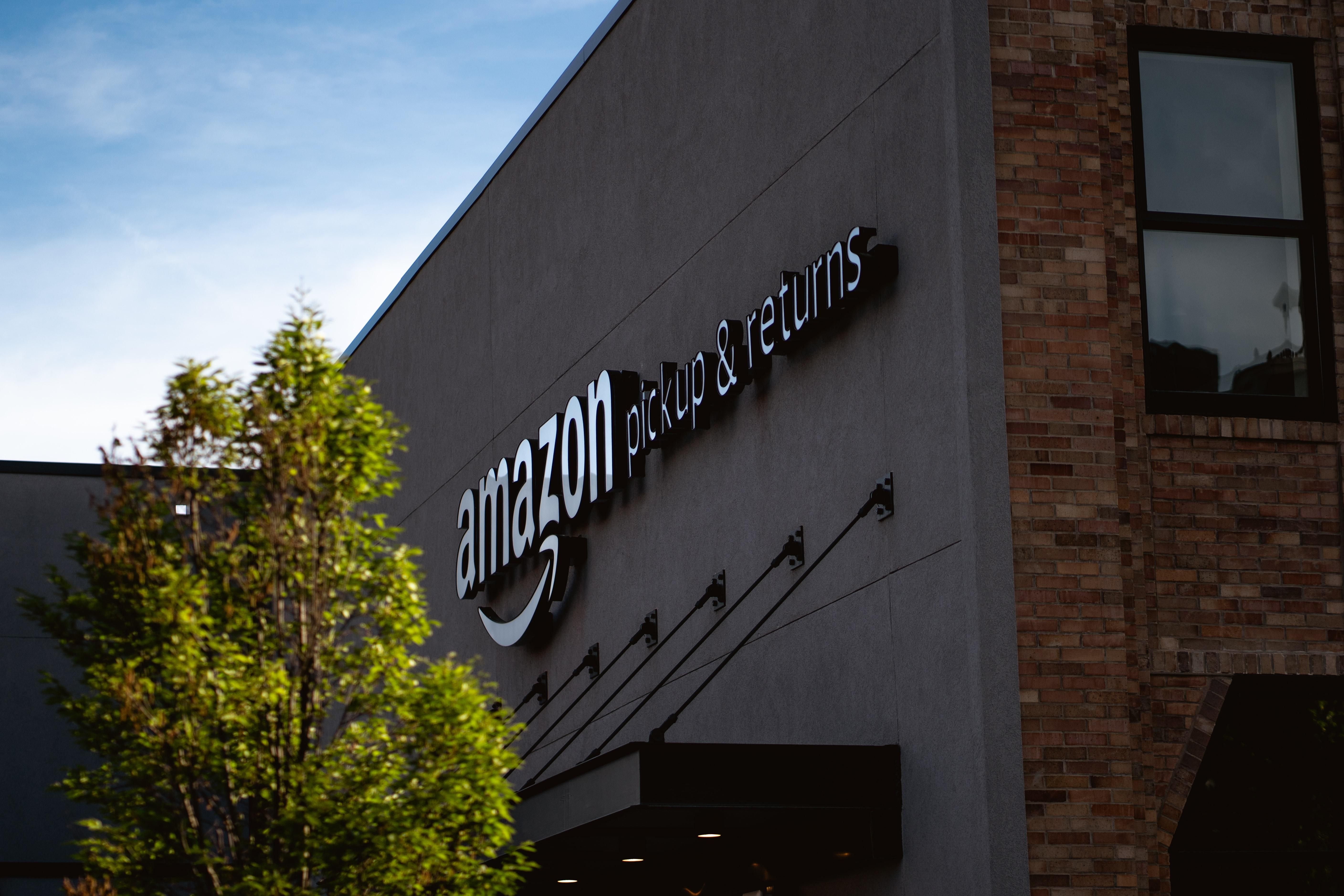 Amazon позволит сотрудникам работать из дома два раза в неделю Amazon позволит сотрудникам работать из дома два раза в неделю