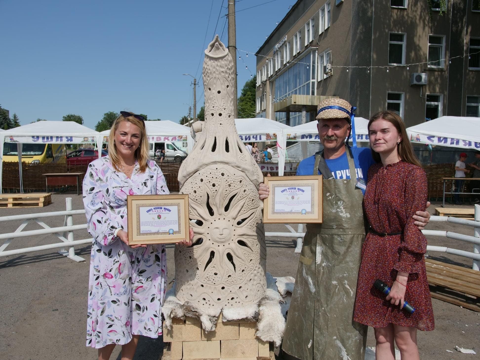 Украинский мастер создал уникальный глиняный свисток Украинский мастер создал уникальный глиняный свисток