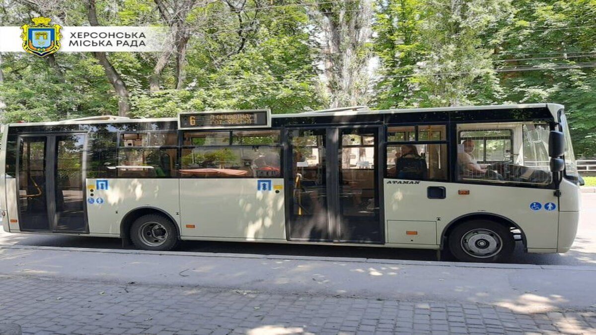 У Херсоні на маршрути вийшли нові автобуси