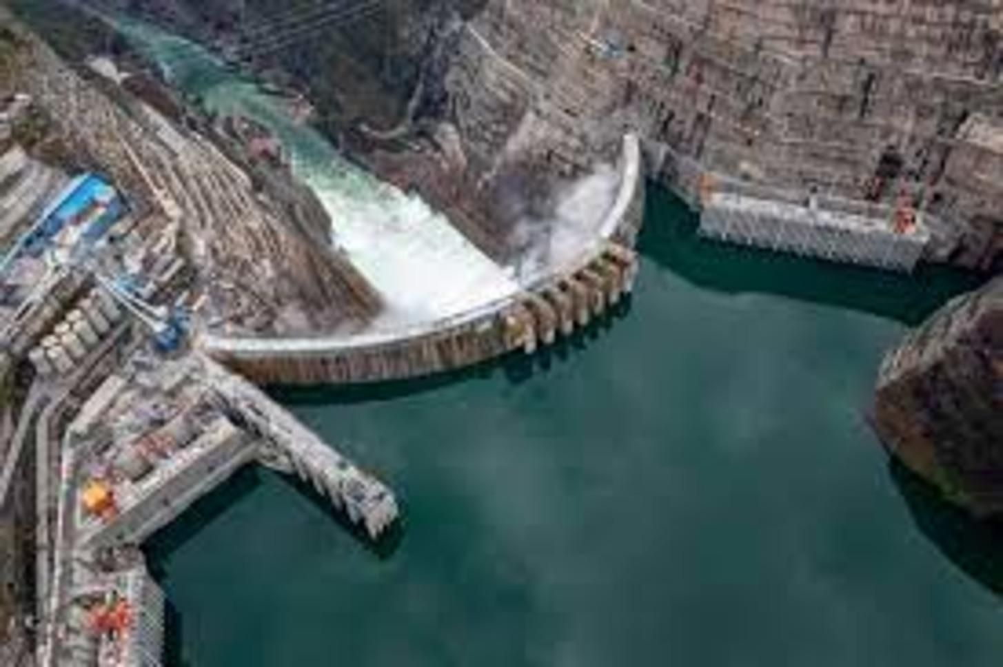 Китайцы запустили ГЭС Байхетань: станет второй в мире по мощности