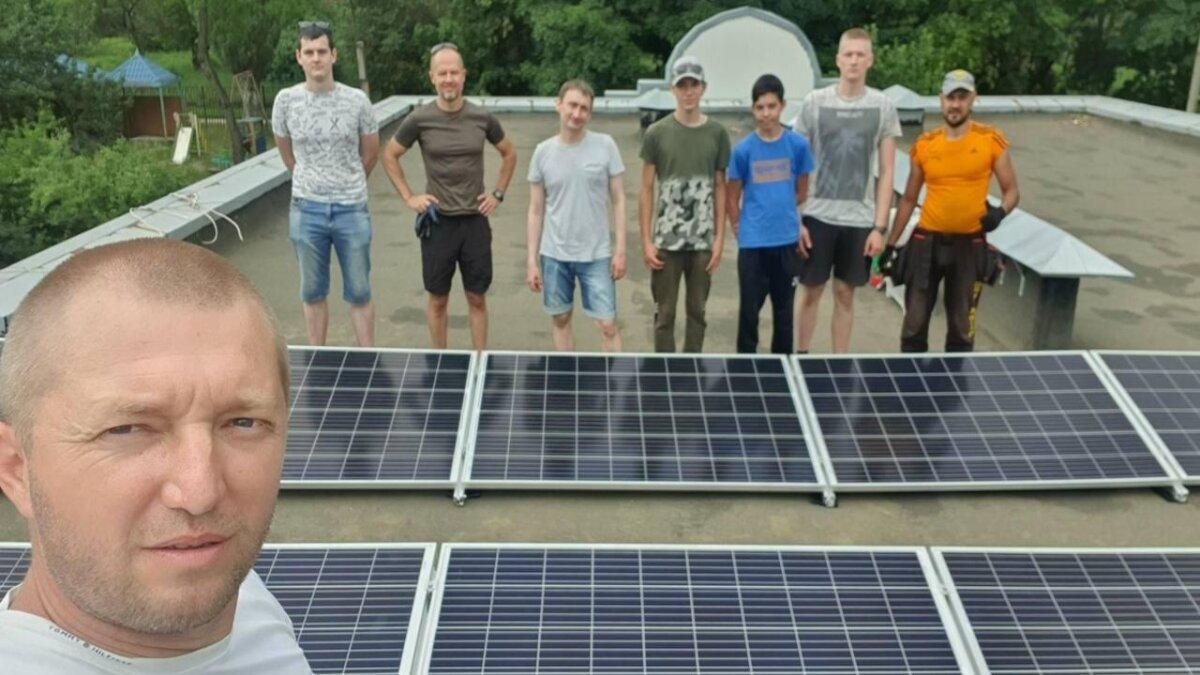 Харківський підприємець побудував СЕС на даху дитячого будинку Харківський підприємець побудував СЕС на даху дитячого будинку