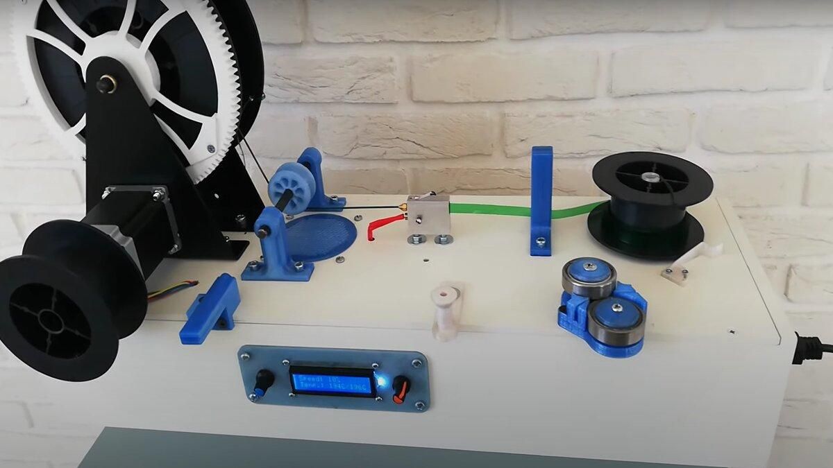 Устройство для переработки пластиковых бутылок PetBot Устройство для переработки пластиковых бутылок PetBot