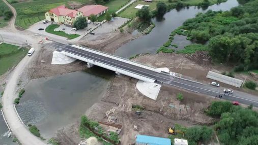 На Тернопільщині відкрили рух відбудованим мостом: що змінили