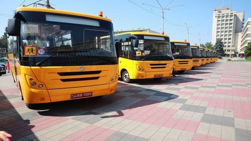 Школи Запорізької області отримали новенькі автобуси: фото