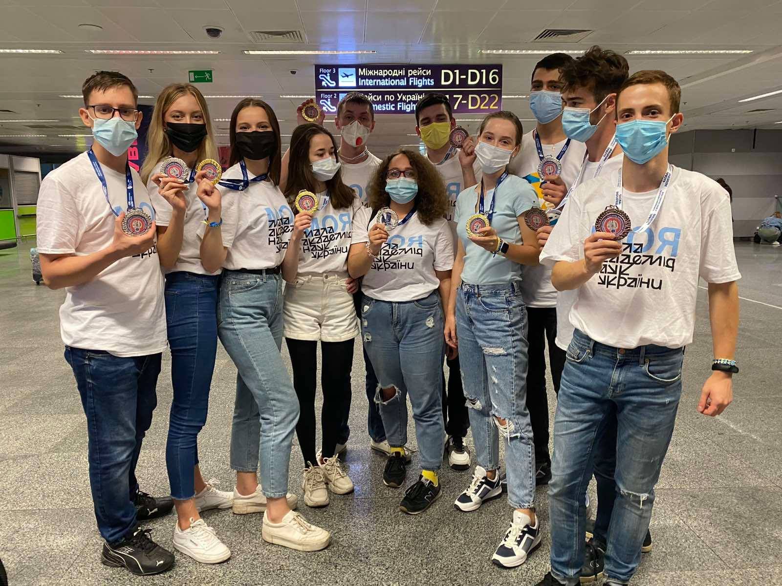 Українські школярі взяли участь у виставці Global Industrie у Франції: здобули 11 нагород - Інновації Українські школярі взяли участь у виставці Global Industrie у Франції: здобули 11 нагород - Інновації