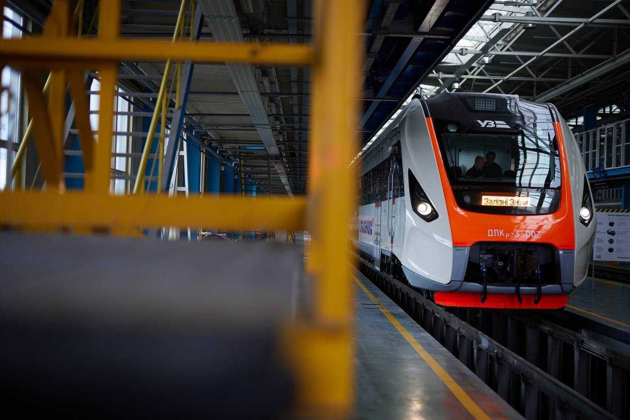 Укрзалізниця отримала нові дизель-поїзди вітчизняного виробництва - Інновації Укрзалізниця отримала нові дизель-поїзди вітчизняного виробництва - Інновації
